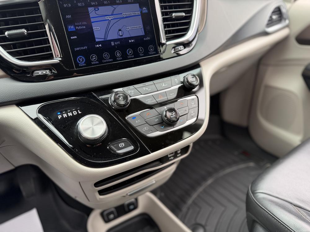 Chrysler Pacifica Touring 2017 d&rsquo;occasion à vendre - 14
