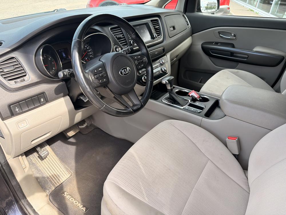 Kia Sedona LX 2020 d&rsquo;occasion à vendre - 19