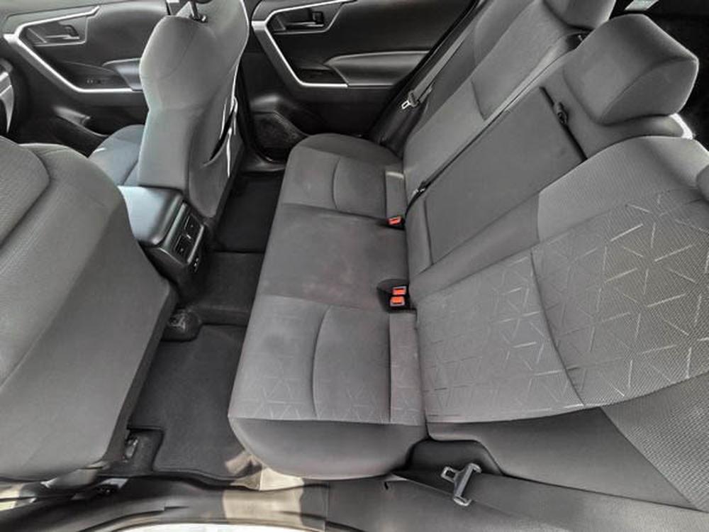 Toyota RAV4 LE 2022 d&rsquo;occasion à vendre - 21