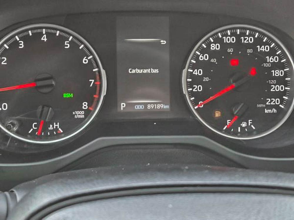 Toyota RAV4 LE 2022 d&rsquo;occasion à vendre - 17