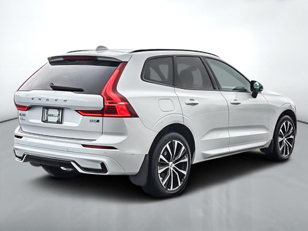 Volvo XC60 B5 PLUS AWD // DARK THEME 2024 d&rsquo;occasion à vendre - 7