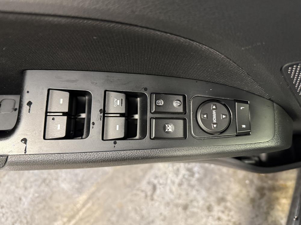Hyundai Elantra Preferred 2020 d&rsquo;occasion à vendre - 14