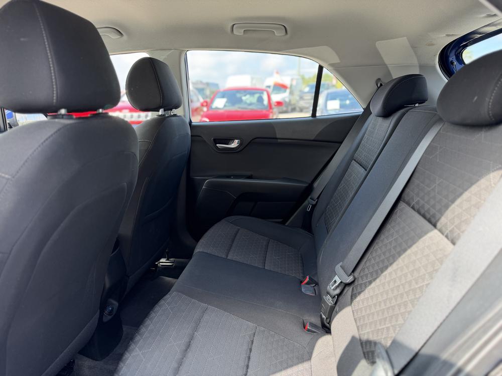 Kia Rio 5-door LX 2020 à vendre à Trois-Rivières - 9