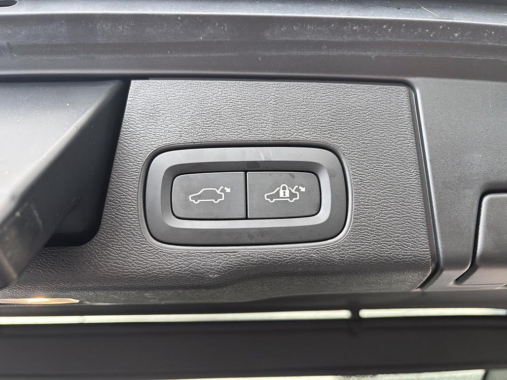 Volvo XC60 B5 PLUS AWD // DARK THEME 2024 d&rsquo;occasion à vendre - 21