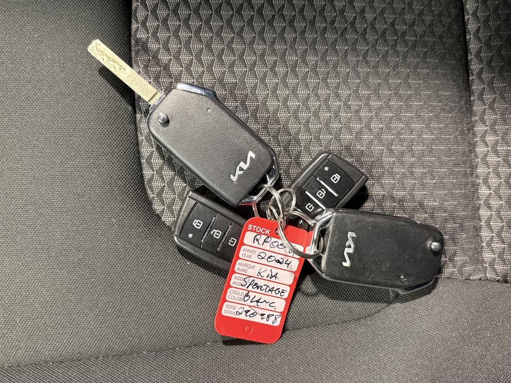 Kia Sportage LX 2024 d&rsquo;occasion à vendre - 32
