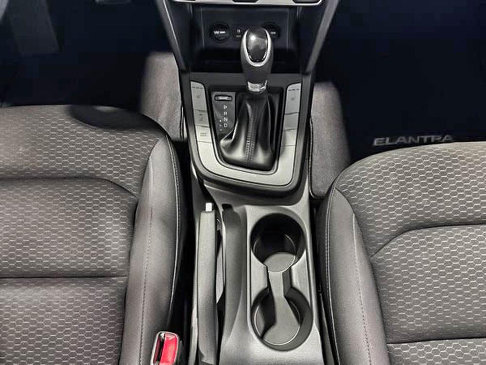 Hyundai Elantra Preferred 2020 d&rsquo;occasion à vendre - 28
