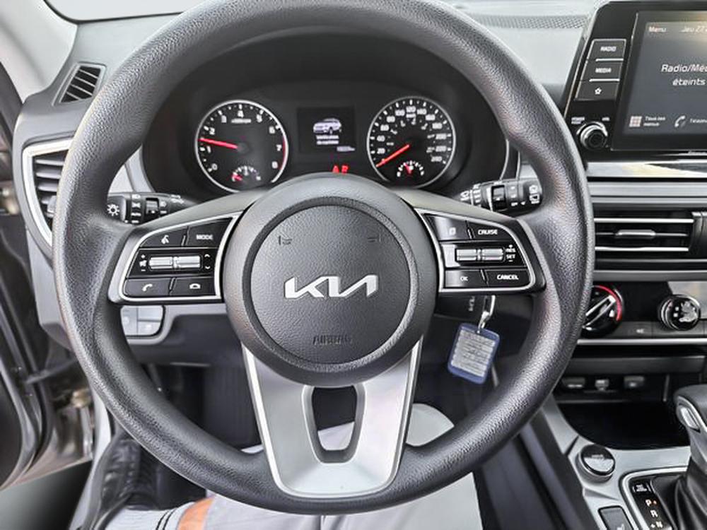Kia Seltos LX FWD 2023 d&rsquo;occasion à vendre - 21