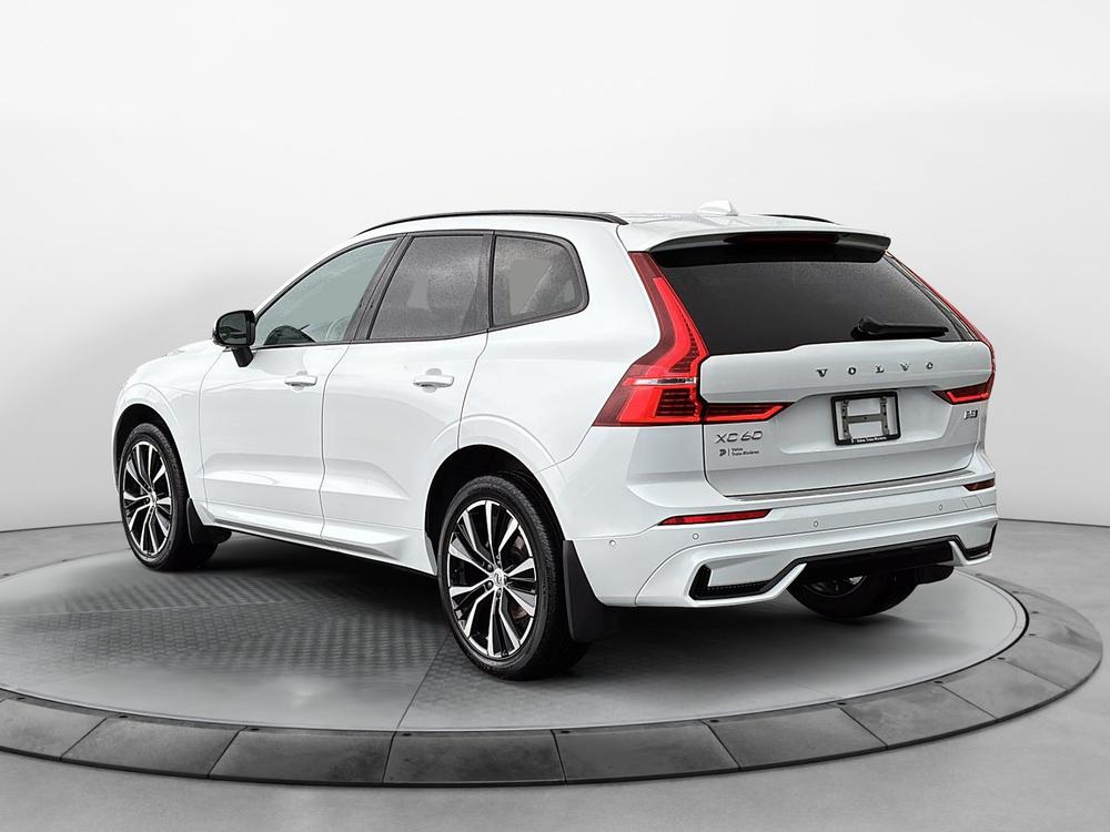 Volvo XC60 B5 PLUS AWD // DARK THEME 2024 d&rsquo;occasion à vendre - 3