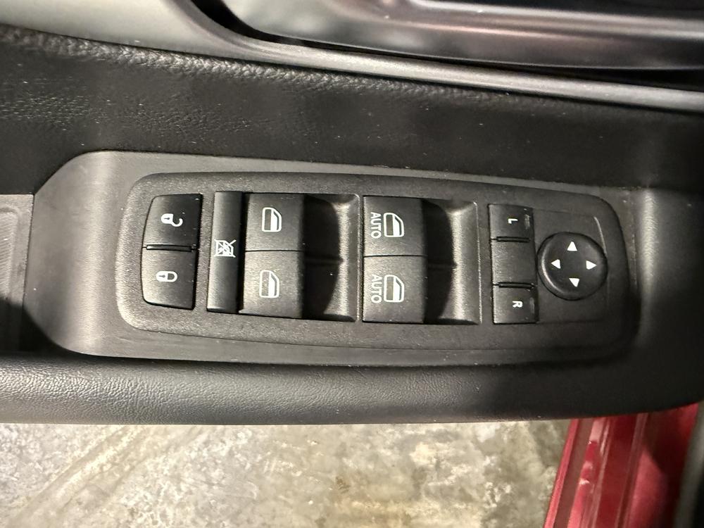 Chrysler Pacifica Hybrid TOURING 2023 à vendre à Shawinigan - 14