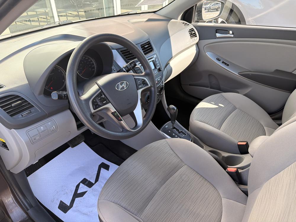 Hyundai Accent SE 2016 à vendre à Trois-Rivières - 18