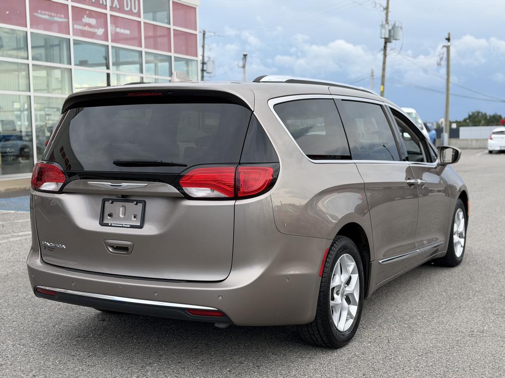 Chrysler Pacifica Touring 2017 d&rsquo;occasion à vendre - 3