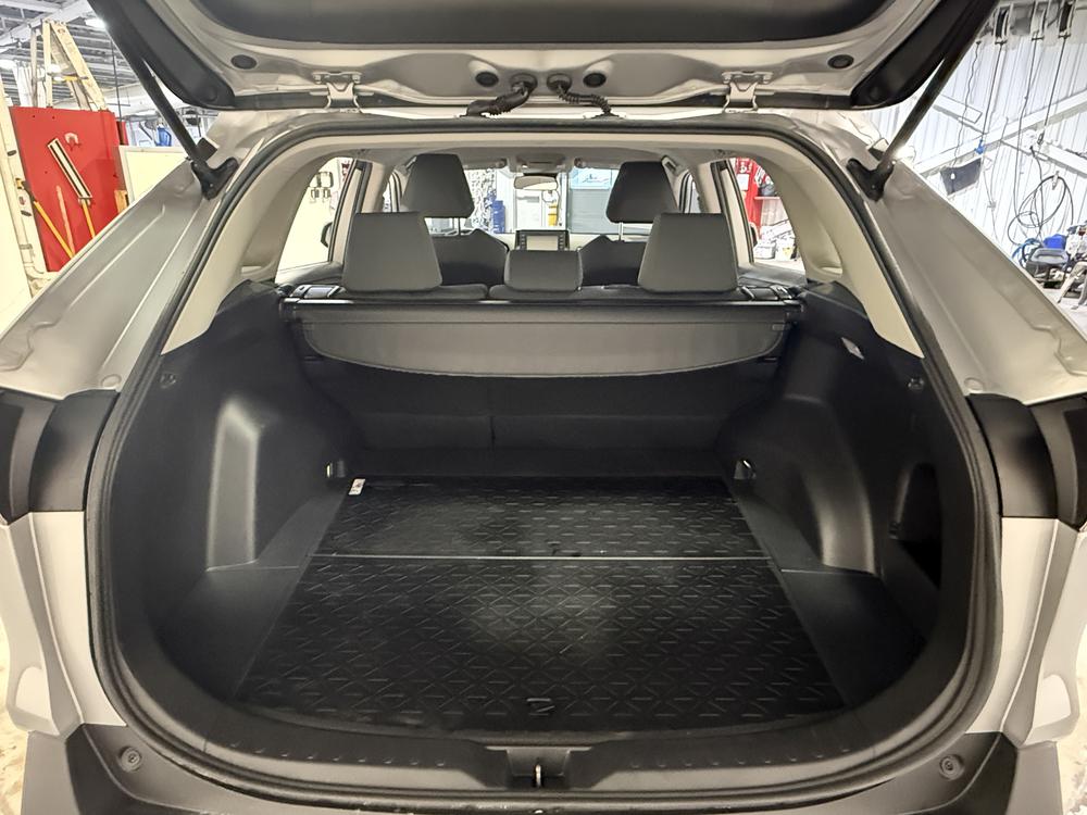 Toyota RAV4 LE 2020 d&rsquo;occasion à vendre - 30