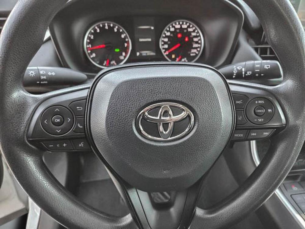 Toyota RAV4 LE 2022 d&rsquo;occasion à vendre - 16