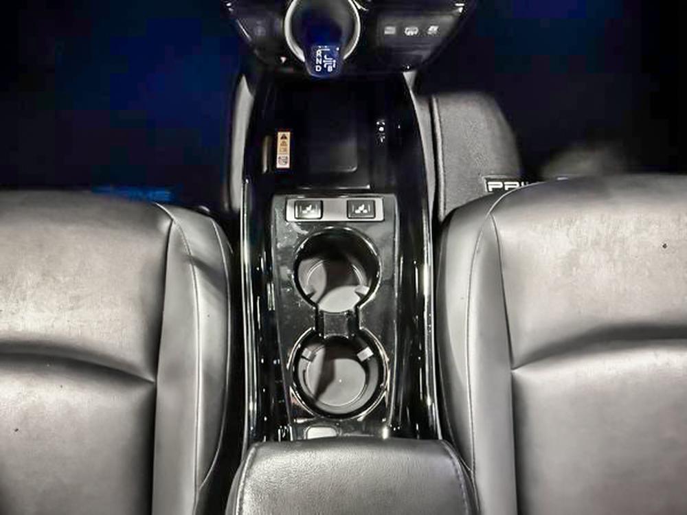 Toyota Prius Prime 2020 Gris usage à vendre Toyota Prius Prime 2020 Gris usage à vendre