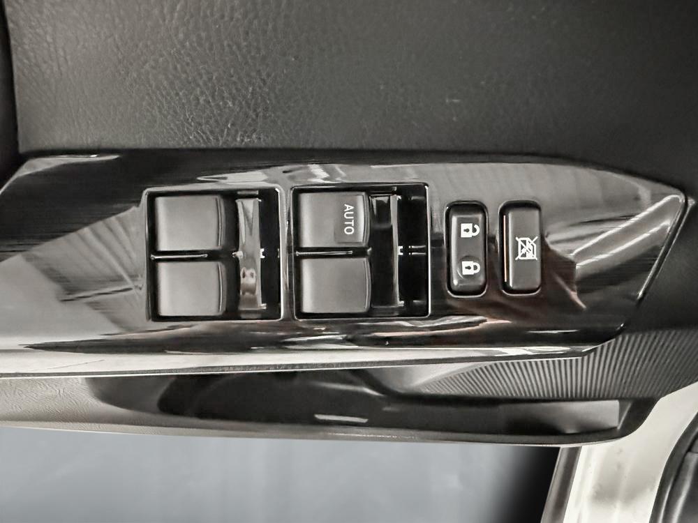 Toyota RAV4 HYBRID LE+ 2018 à vendre à Trois-Rivières - 19