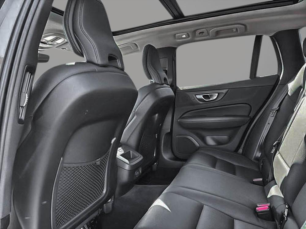 Volvo V60 Cross Country B5 PLUS AWD 2024 d&rsquo;occasion à vendre - 17