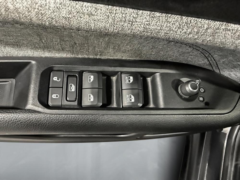 Jeep Compass 2022 Noir usage à vendre Jeep Compass 2022 Noir usage à vendre
