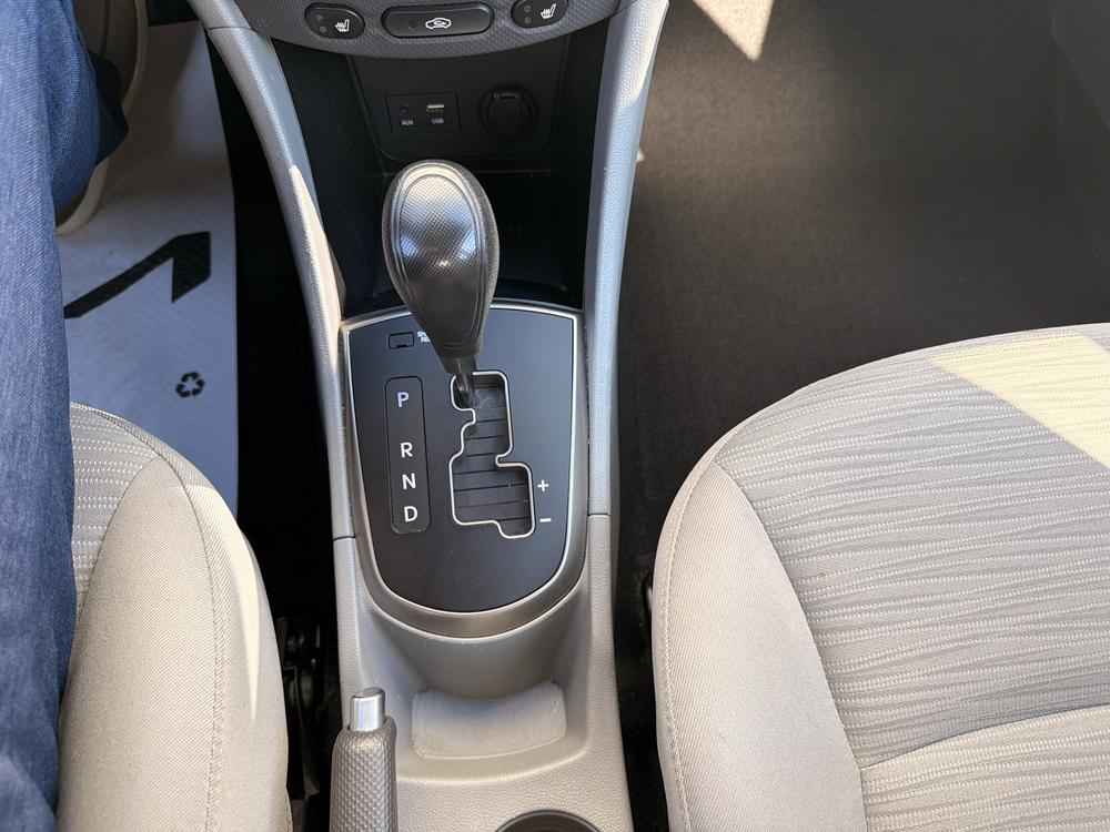 Hyundai Accent SE 2016 à vendre à Trois-Rivières - 26