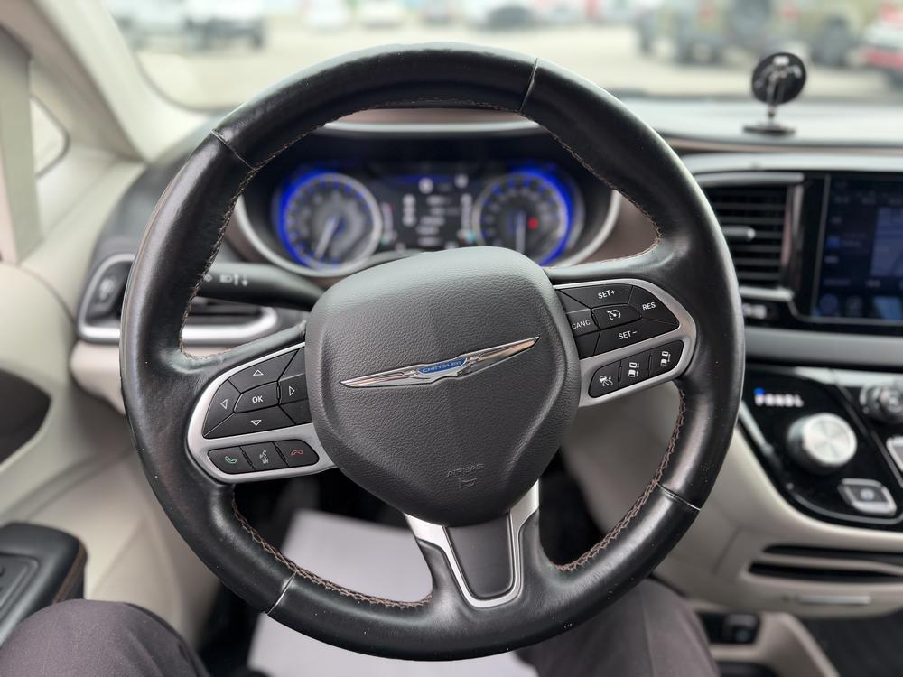 Chrysler Pacifica Touring 2017 d&rsquo;occasion à vendre - 13