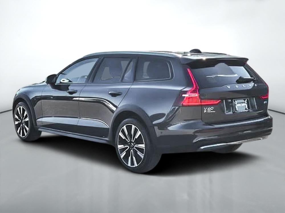 Volvo V60 Cross Country B5 PLUS AWD 2024 d&rsquo;occasion à vendre - 3