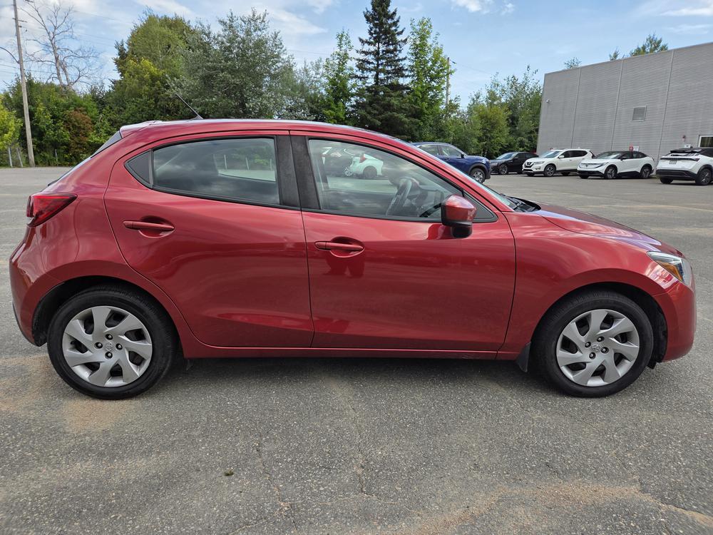 Toyota Yaris Hatchback Base LE 2020 à vendre à Trois-Rivières - 2