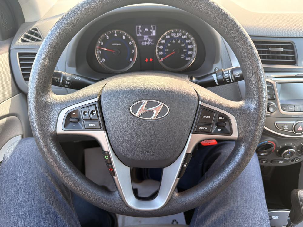 Hyundai Accent SE 2016 à vendre à Trois-Rivières - 19