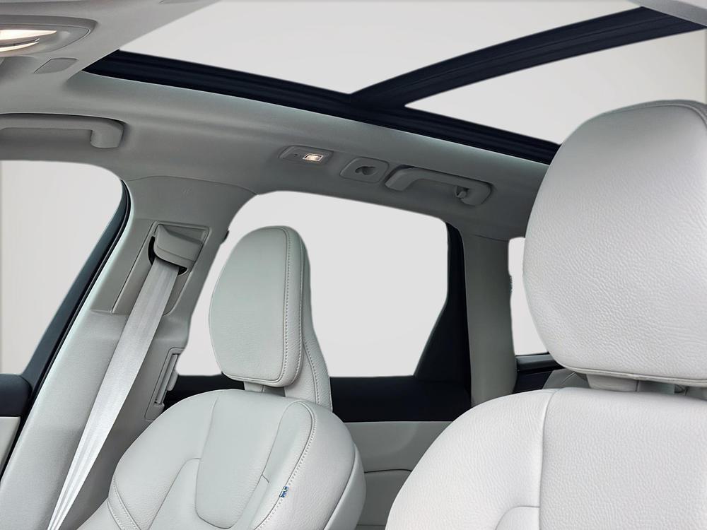 Volvo XC60 B5 PLUS AWD // DARK THEME 2024 d&rsquo;occasion à vendre - 11