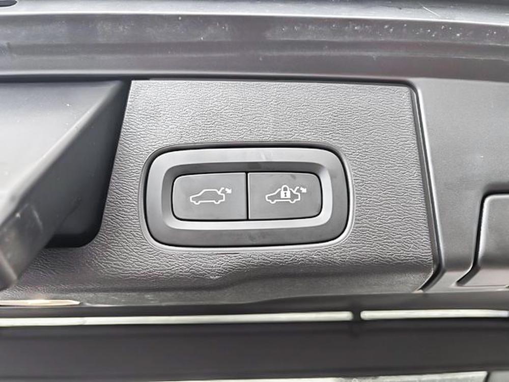 Volvo XC60 B5 PLUS AWD // DARK THEME 2024 d&rsquo;occasion à vendre - 21
