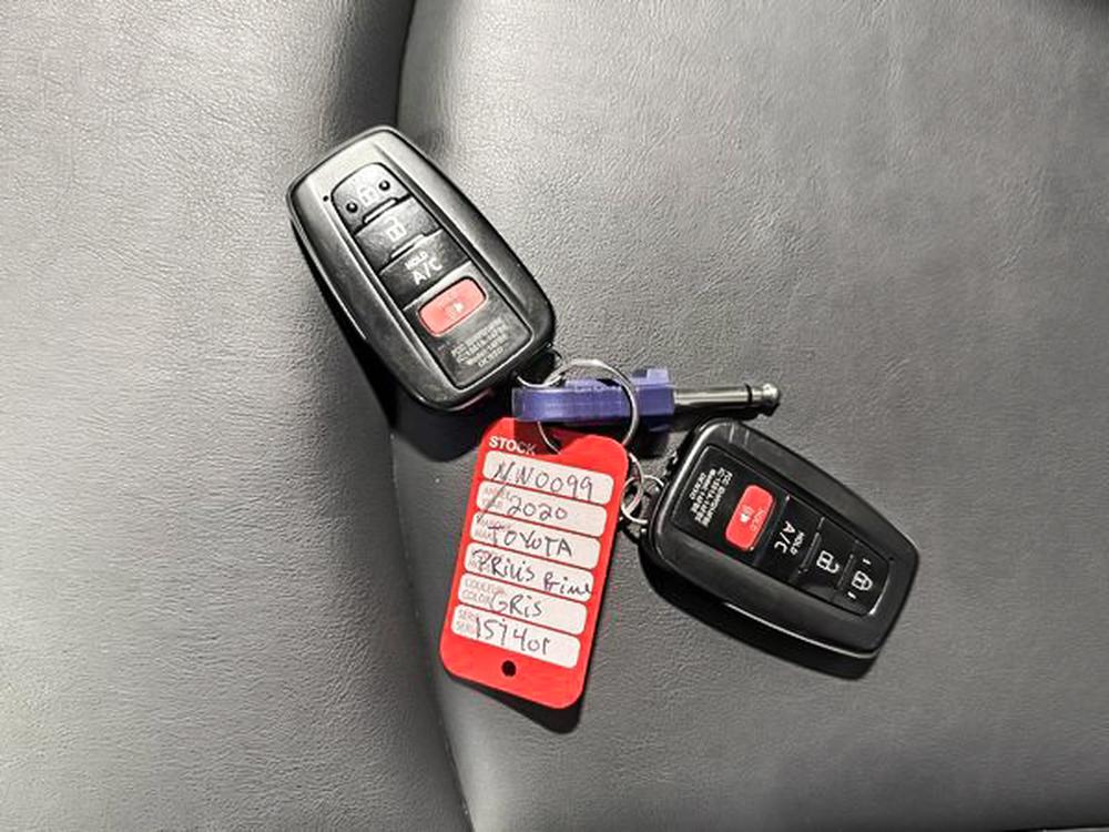 Toyota Prius Prime 2020 Gris usage à vendre Toyota Prius Prime 2020 Gris usage à vendre