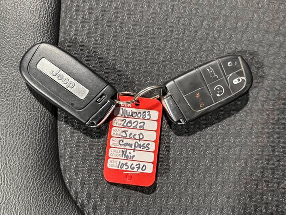 Jeep Compass 2022 Noir usage à vendre Jeep Compass 2022 Noir usage à vendre