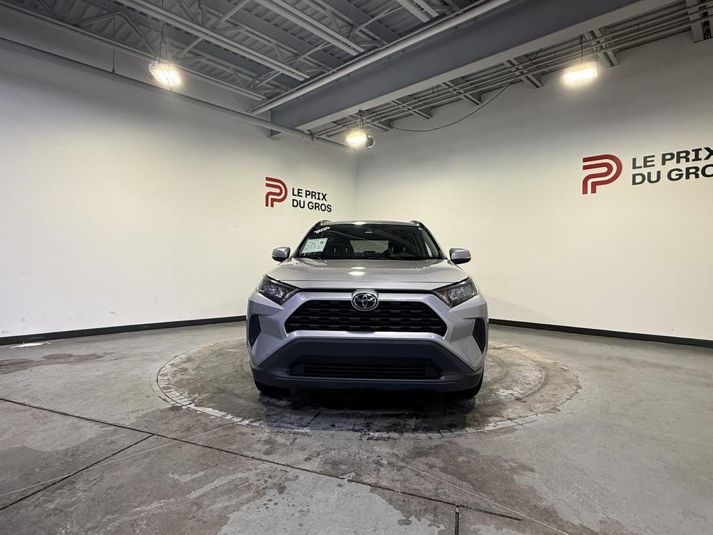 Toyota RAV4 LE 2020 d&rsquo;occasion à vendre - 9