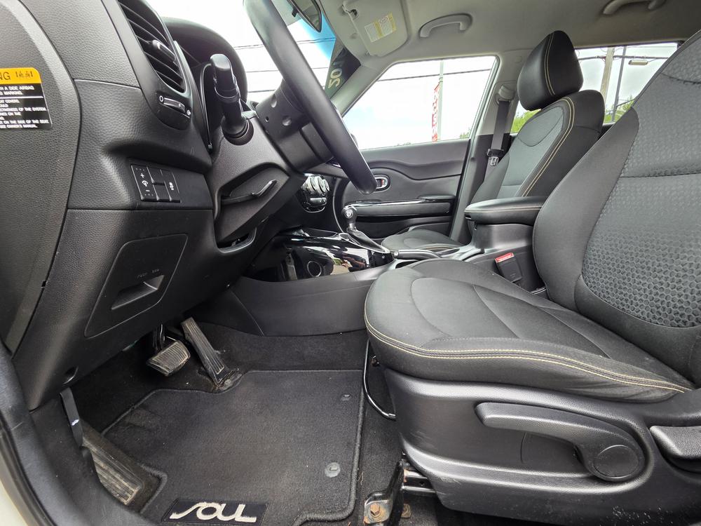 Kia Soul 2016 Blanc usage à vendre Kia Soul 2016 Blanc usage à vendre