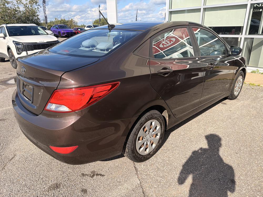 Hyundai Accent SE 2016 à vendre à Trois-Rivières - 8