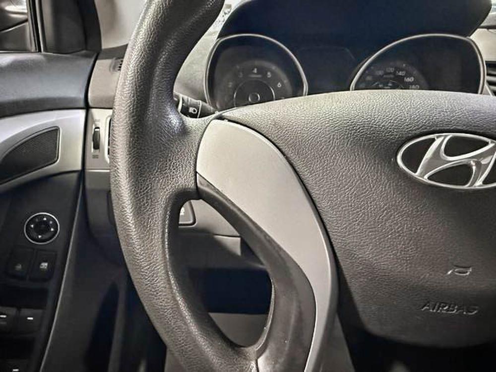 Hyundai Elantra LE 2016 d&rsquo;occasion à vendre - 18