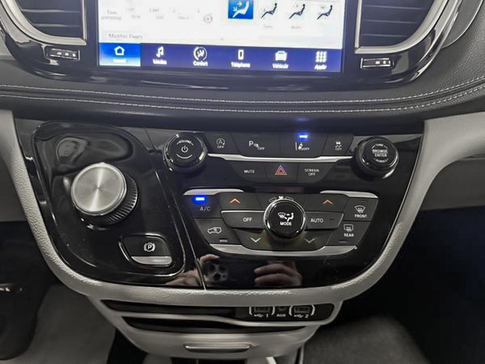 Chrysler Pacifica TOURING 2023 d&rsquo;occasion à vendre - 27