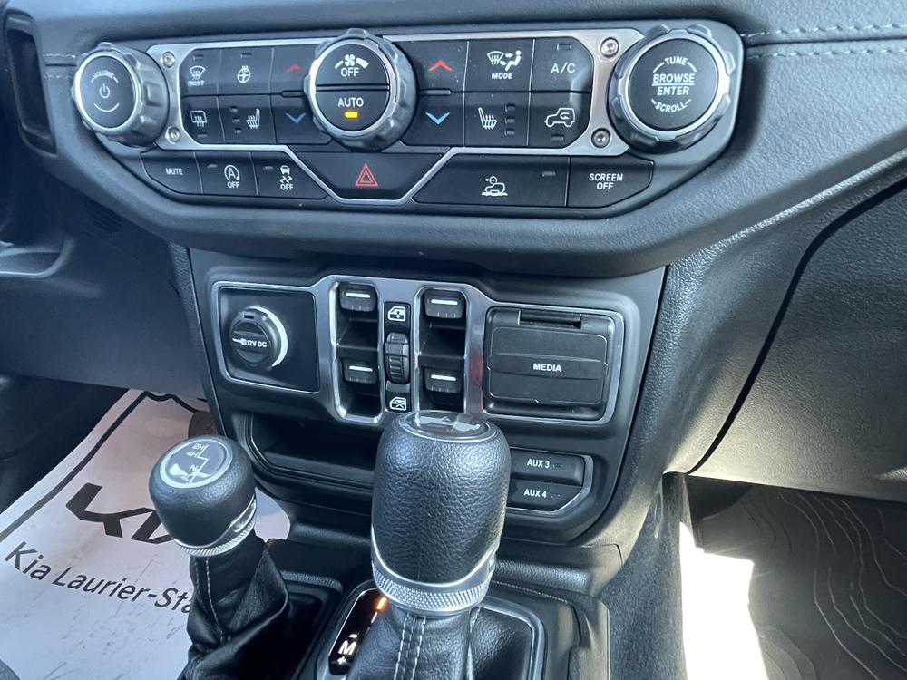 Jeep Wrangler SAHARA 2025 d&rsquo;occasion à vendre - 22