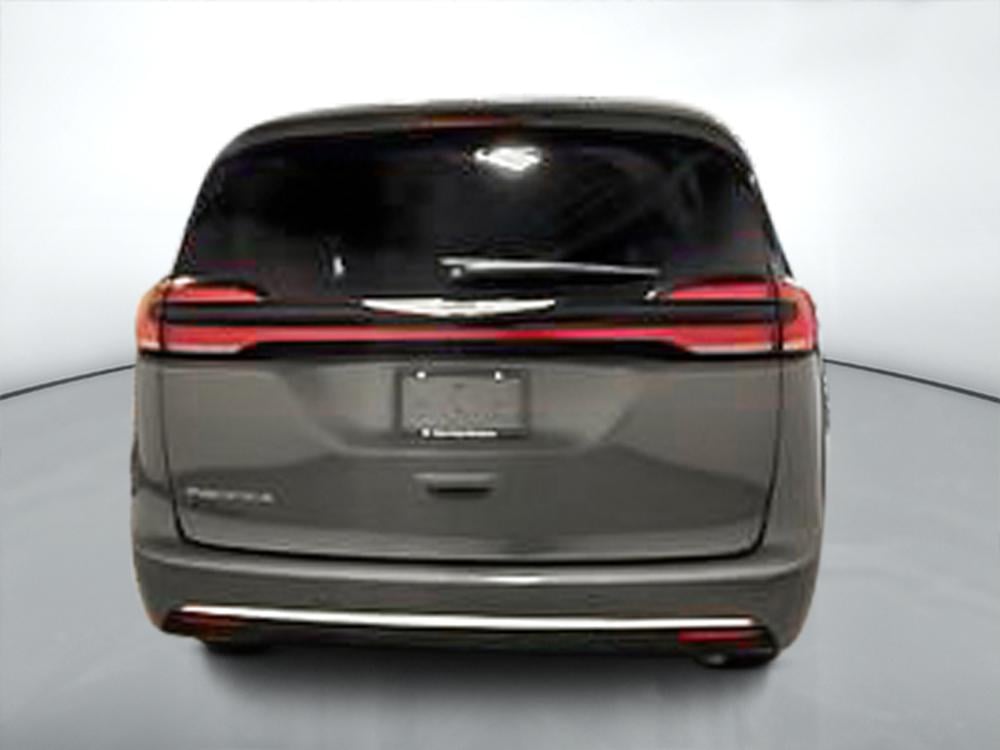 Chrysler Pacifica TOURING 2023 d&rsquo;occasion à vendre - 4