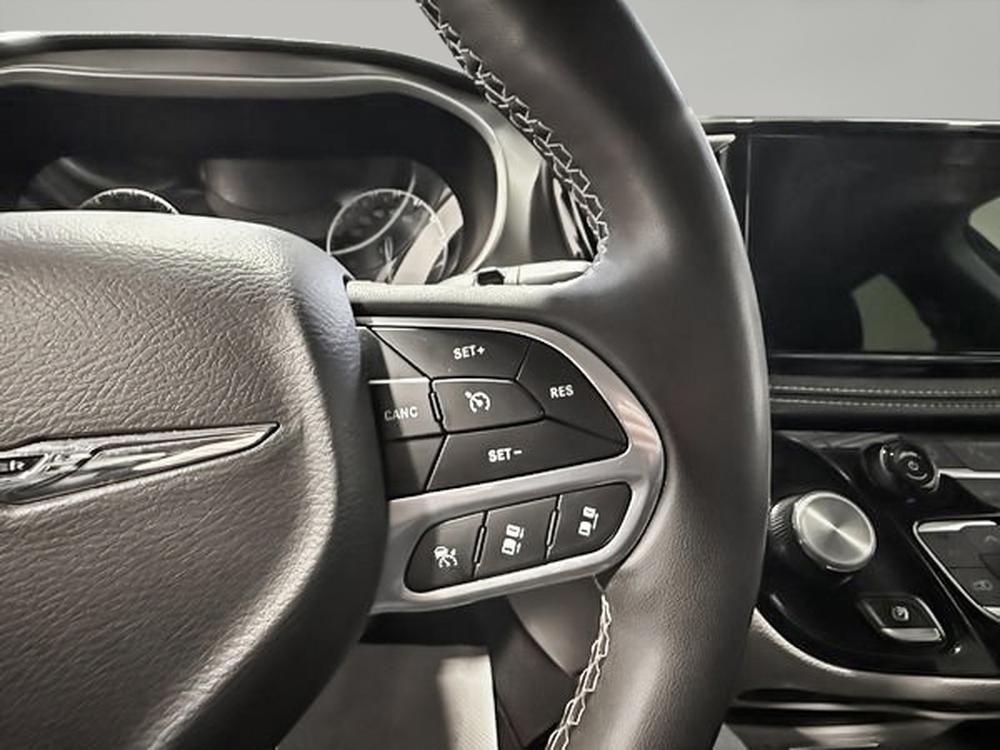 Chrysler Pacifica TOURING 2023 d&rsquo;occasion à vendre - 19