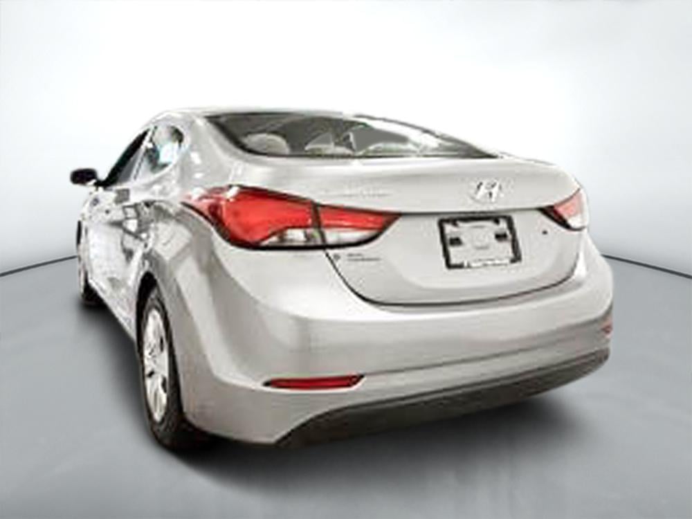 Hyundai Elantra LE 2016 d&rsquo;occasion à vendre - 6