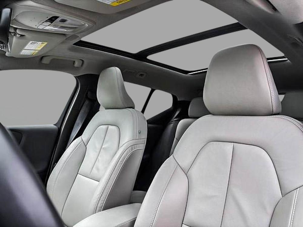 Volvo XC40 B5 PLUS AWD 2023 d&rsquo;occasion à vendre - 11