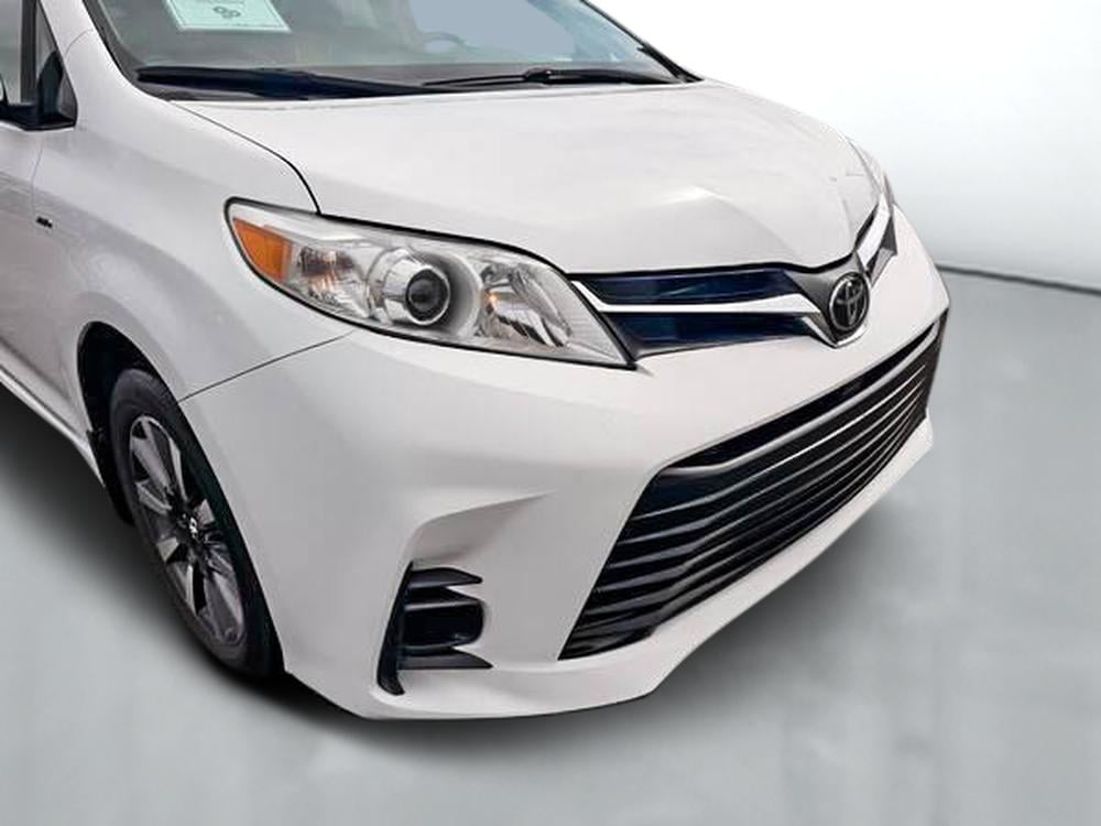 Toyota Sienna LE AWD 2018 d&rsquo;occasion à vendre - 9