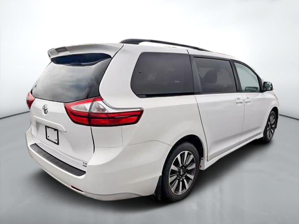 Toyota Sienna LE AWD 2018 d&rsquo;occasion à vendre - 7