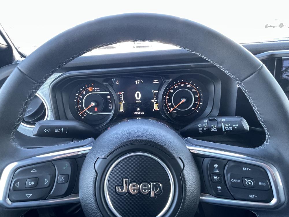 Jeep Wrangler SAHARA 2025 d&rsquo;occasion à vendre - 24