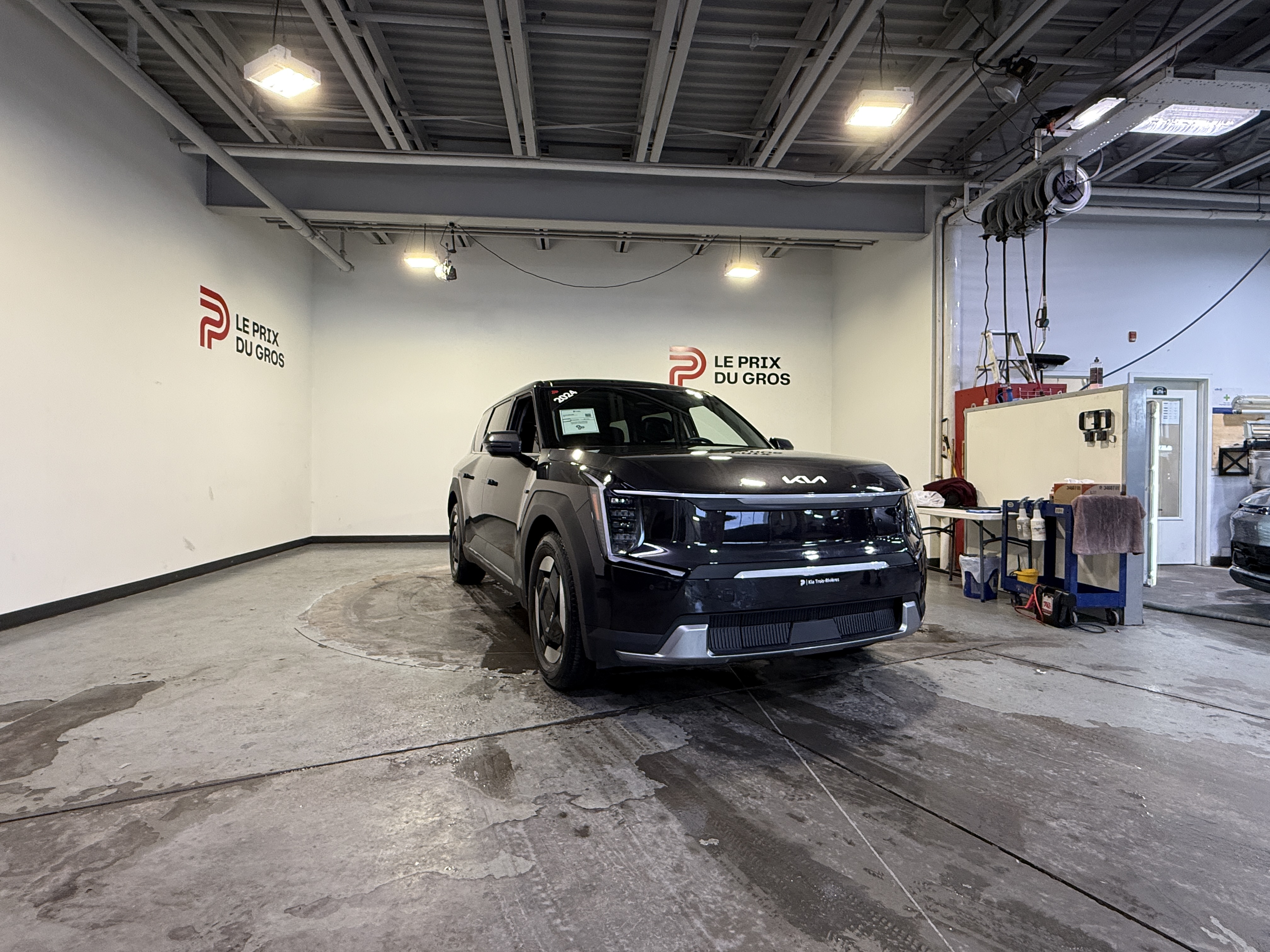 Black (Charcoal) 2024 Kia EV9 SUV / Crossover Automatic