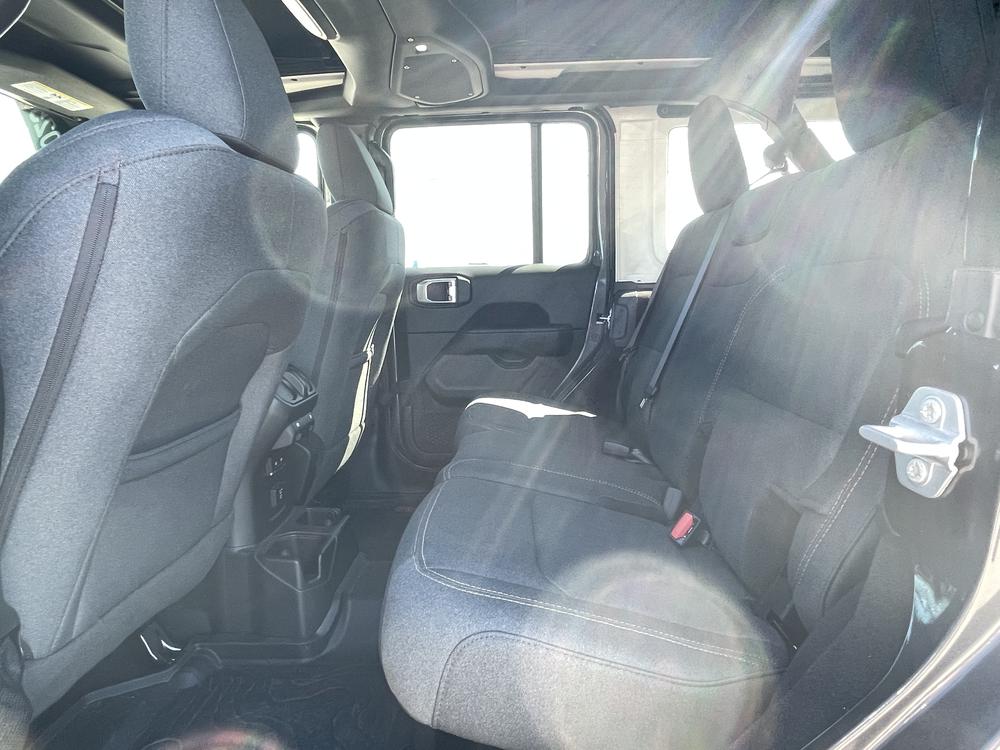 Jeep Wrangler SAHARA 2025 d&rsquo;occasion à vendre - 26