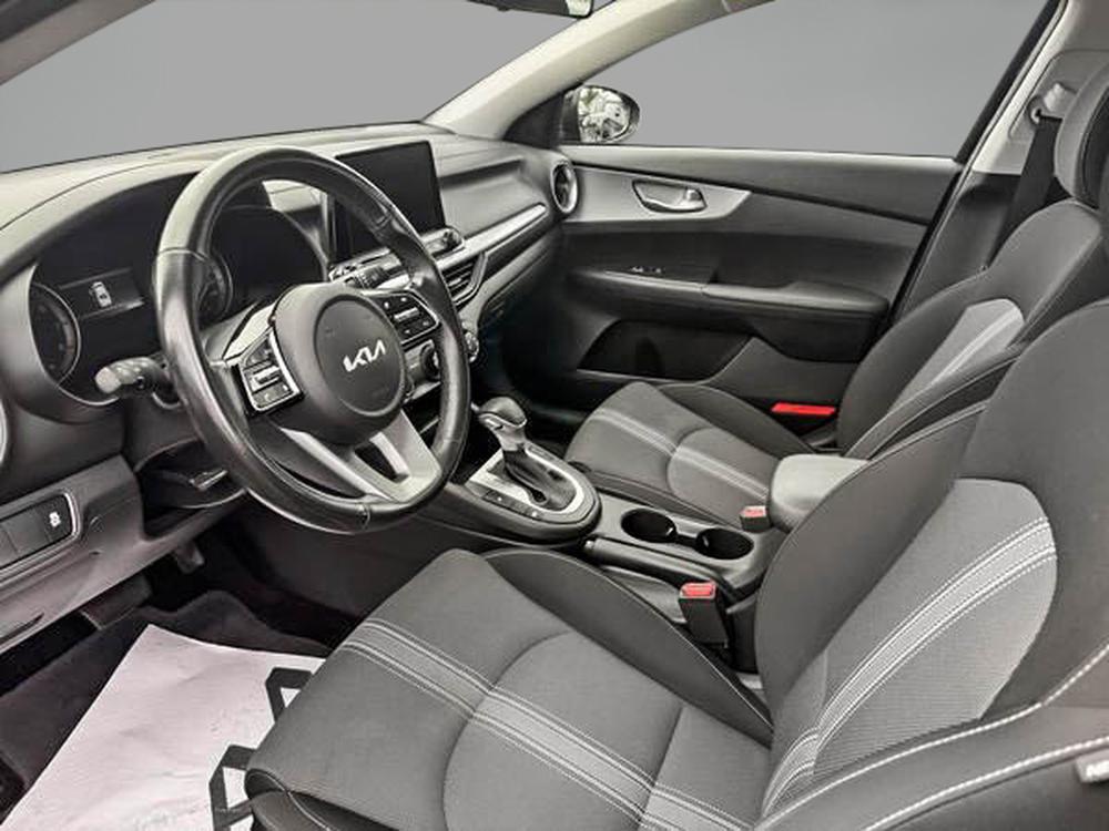 Kia Forte LX 2022 d&rsquo;occasion à vendre - 18