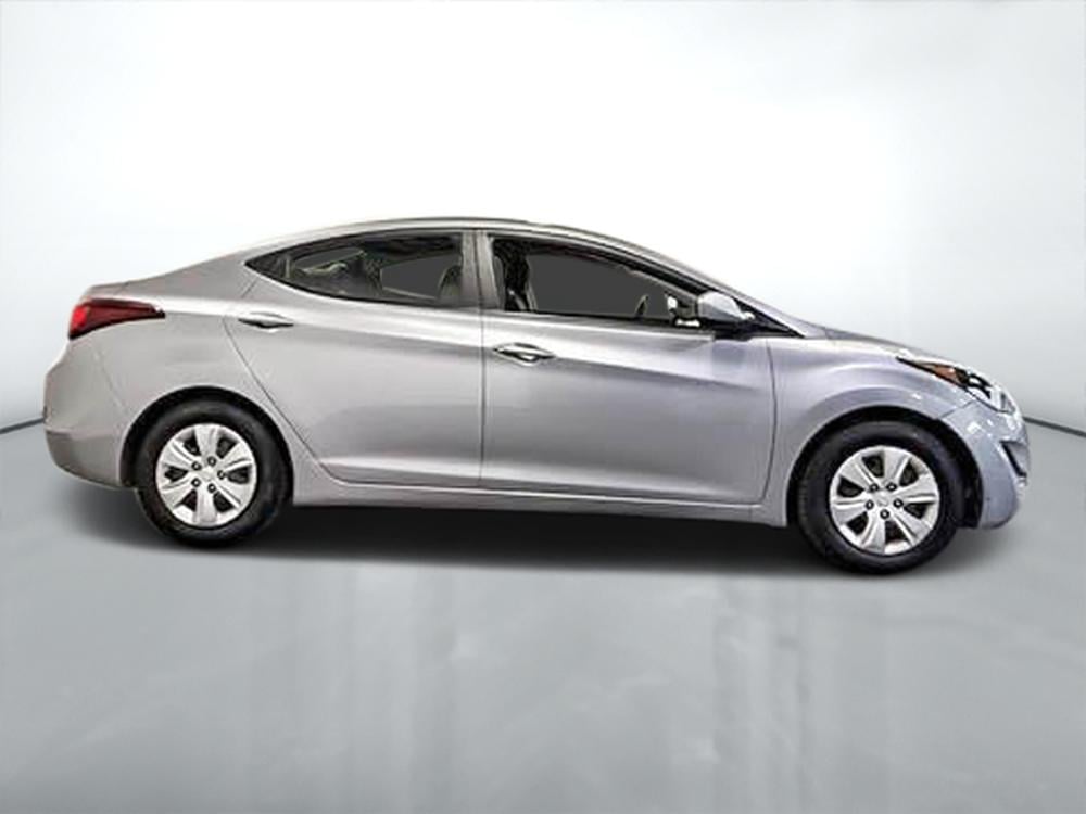 Hyundai Elantra LE 2016 d&rsquo;occasion à vendre - 2