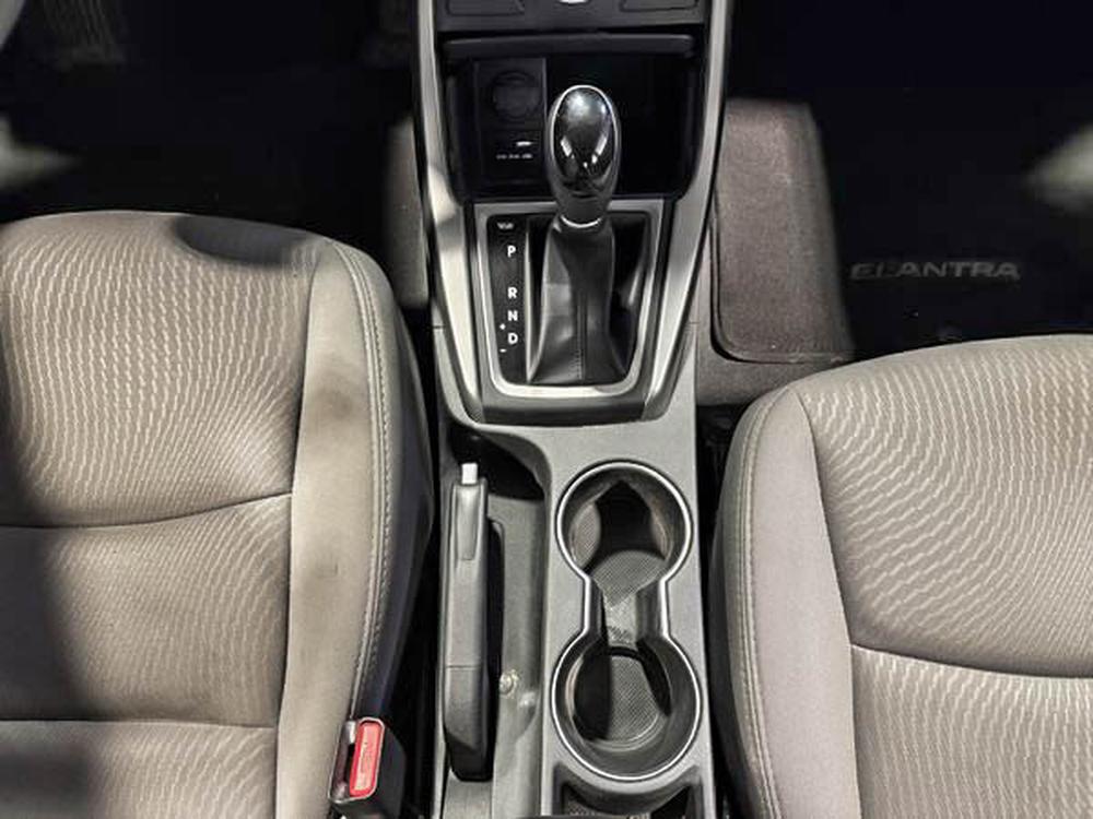 Hyundai Elantra LE 2016 d&rsquo;occasion à vendre - 27