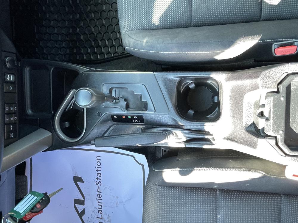 Toyota RAV4 LE 2017 d&rsquo;occasion à vendre - 23
