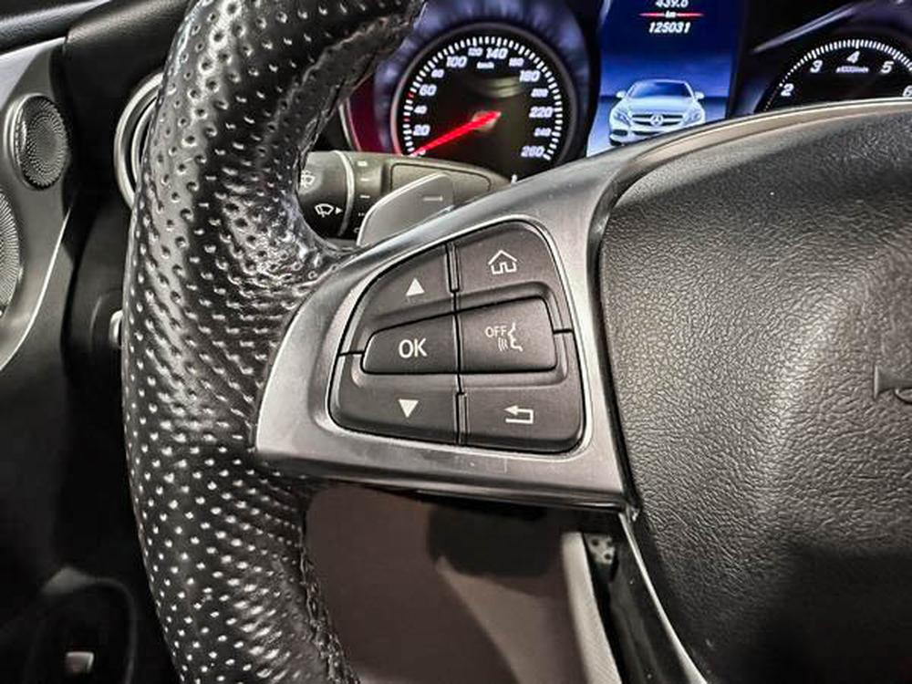 Mercedes-Benz C-Class 2018 Noir usage à vendre Mercedes-Benz C-Class 2018 Noir usage à vendre
